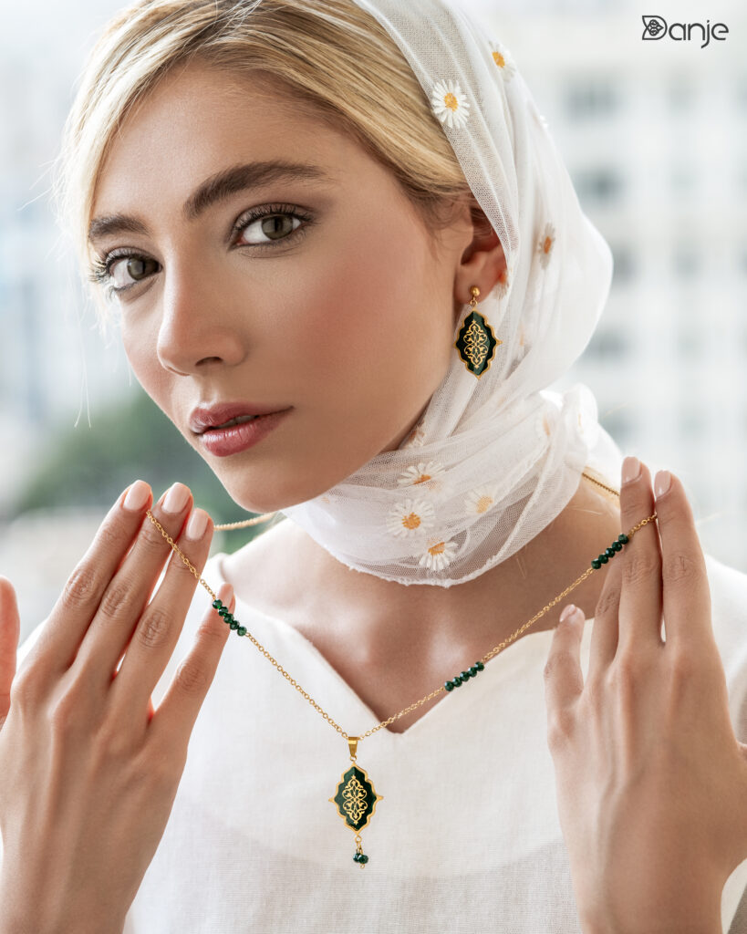 گردنبند پیچک