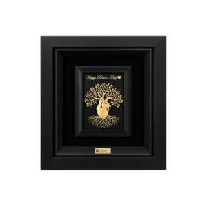 تابلو رویش جان دانژه با طرح درخت زندگی و قلب، حکاکی روی پلکسی و جزئیات ورق طلای ۲۴ عیار
